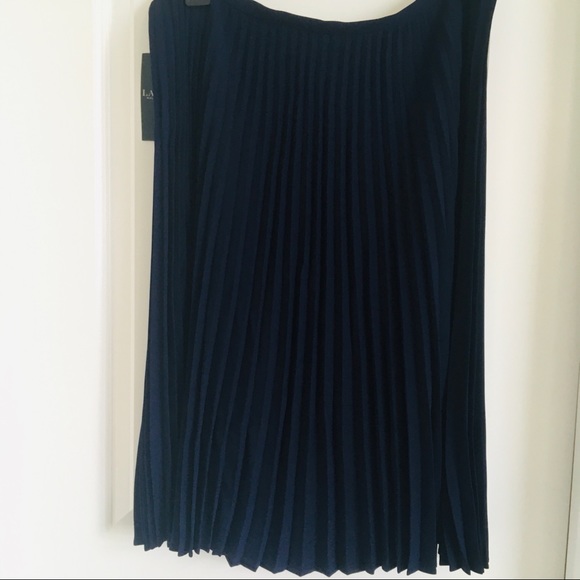 Lauren Ralph Lauren Navy color pleated skirt size 12 NWT - Picture 7 of 7